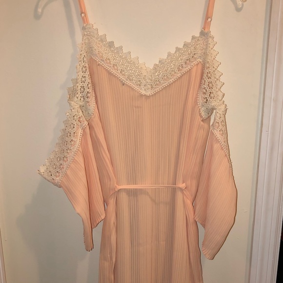 Springtime Off-The-Shoulder Dress - Picture 5 of 5